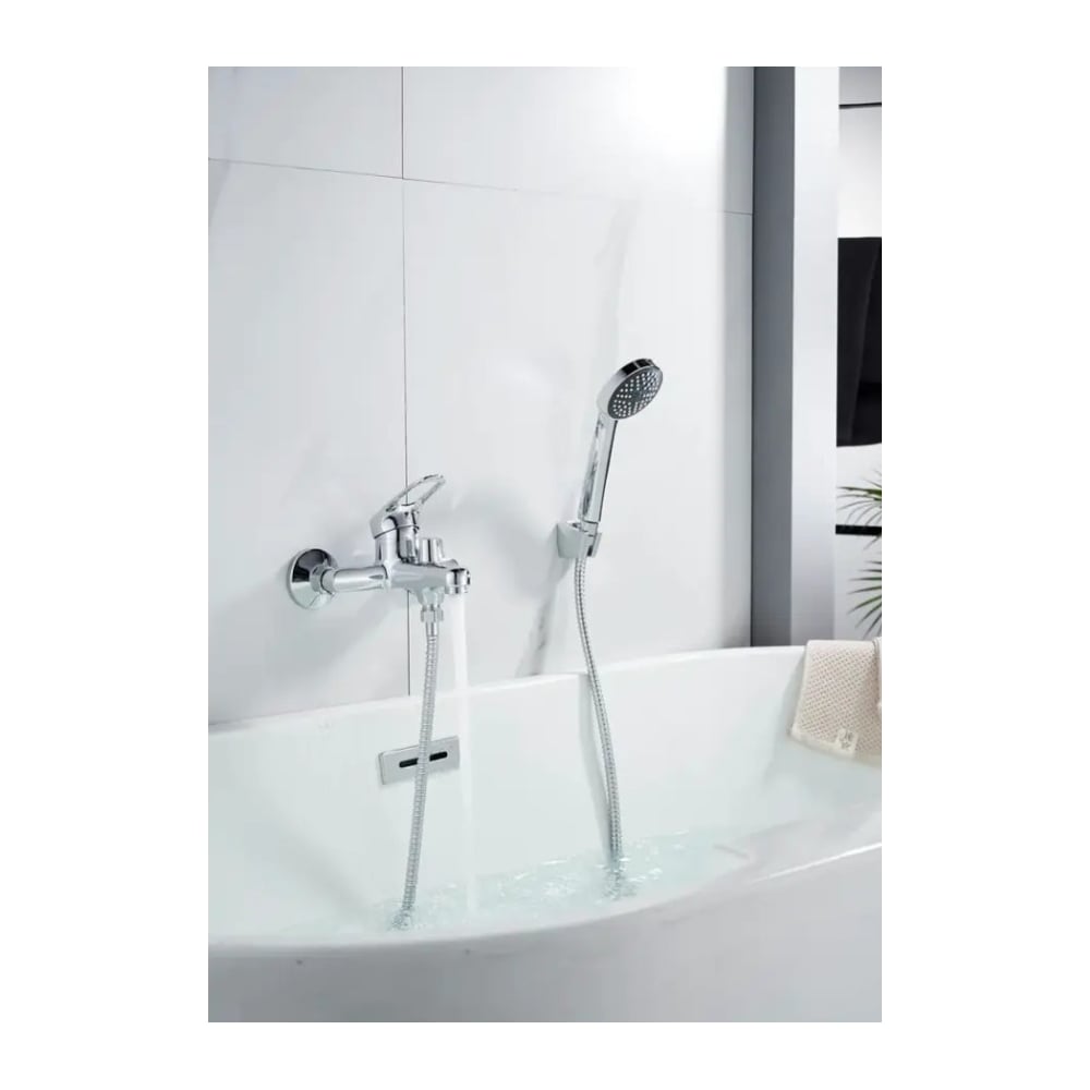 Изображение товара Смеситель для ванны ALOUTE хром, однорычажный, с коротким изливом 10 см A3102