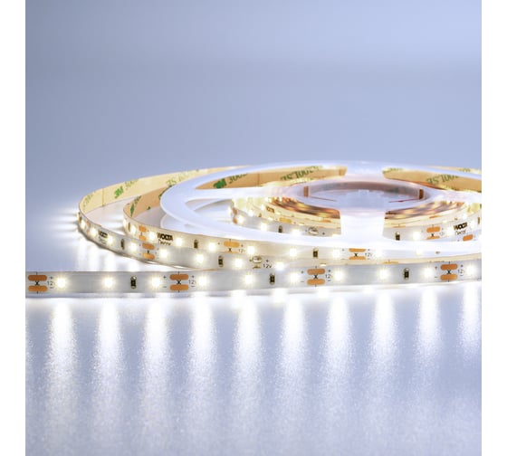 Изображение товара Светодиодная лента Wolta шириной 8 мм SMD2835, мощность 6Вт, 60 led/m, холодный белый свет 6500К, входное напряжение 12В, IP20, артикул WLS2835-6W/6500/12H60-01