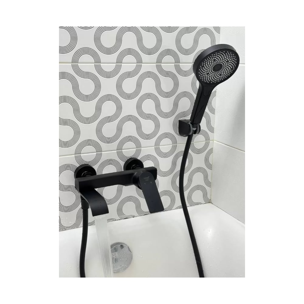 Изображение товара Смеситель для ванны однорычажный ViEiR с коротким изливом черный V343531-C