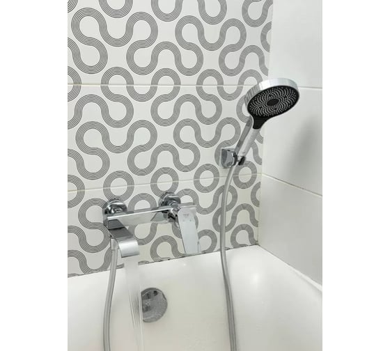 Изображение товара Смеситель для ванны однорычажный ViEiR с коротким изливом хром для ванны и душа V343531