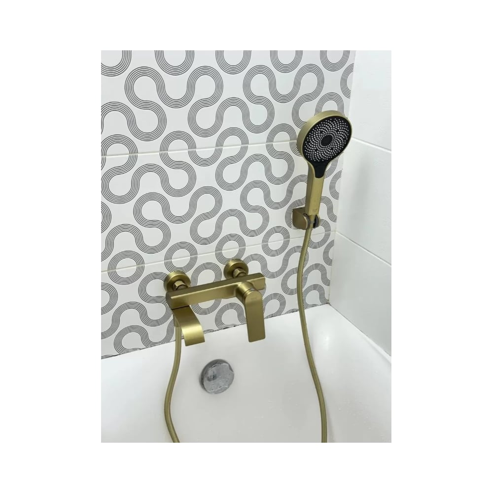 Изображение товара Смеситель для ванны ViEiR однорычажный с коротким изливом и матовым покрытием