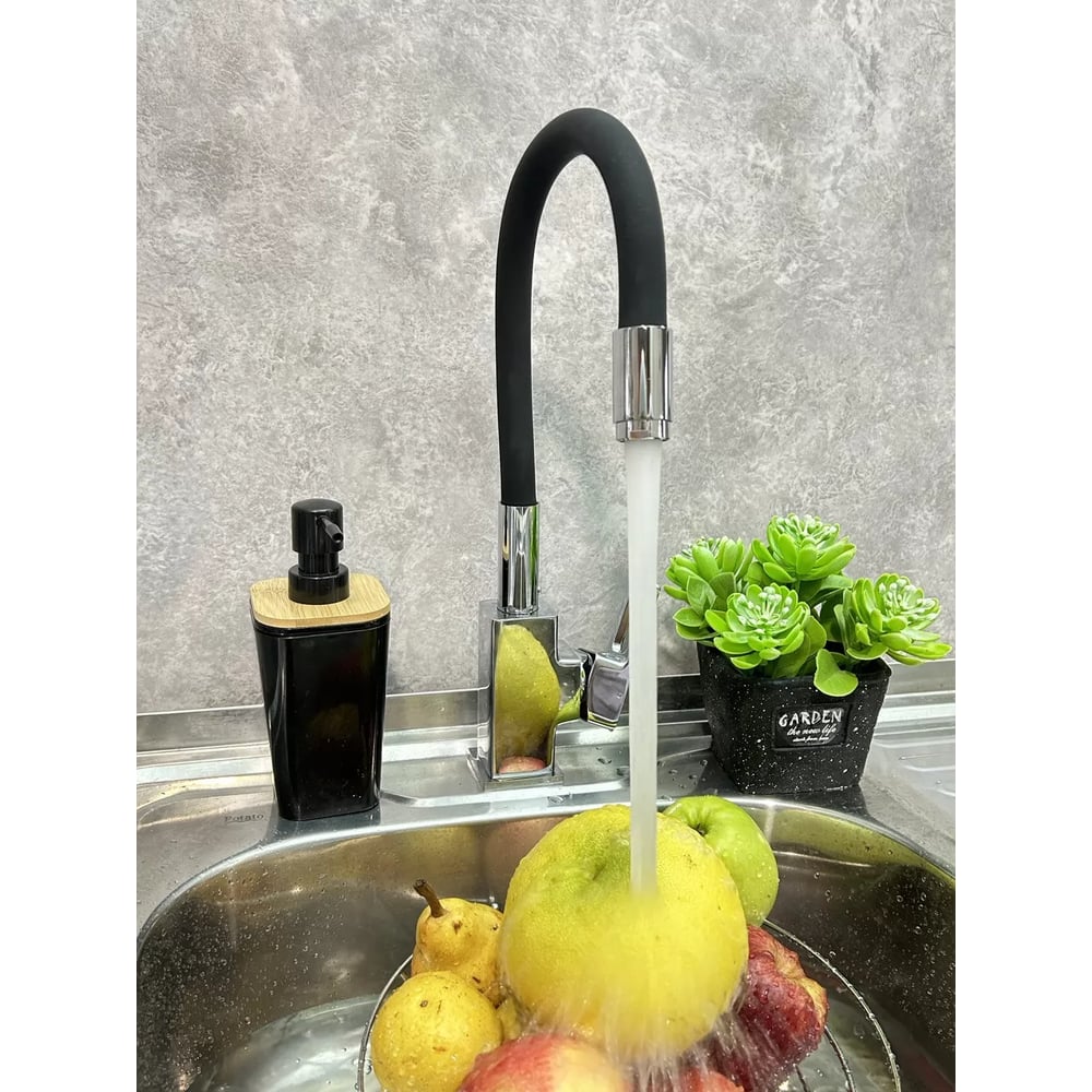 Изображение товара Смеситель однорычажный ViEiR с гибким изливом черный V353521-C