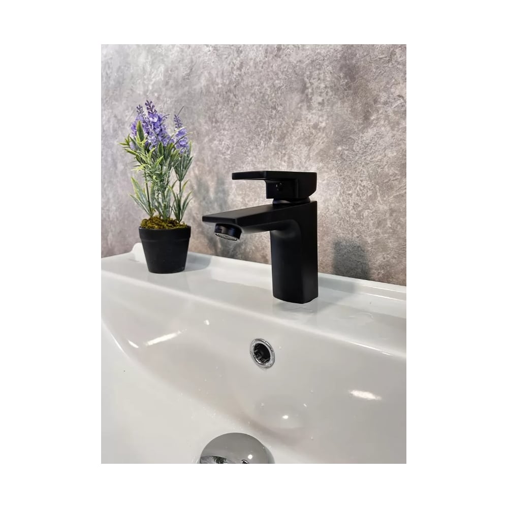 Изображение товара Смеситель однорычажный для раковины ViEiR латунь черный матовый V353511-C