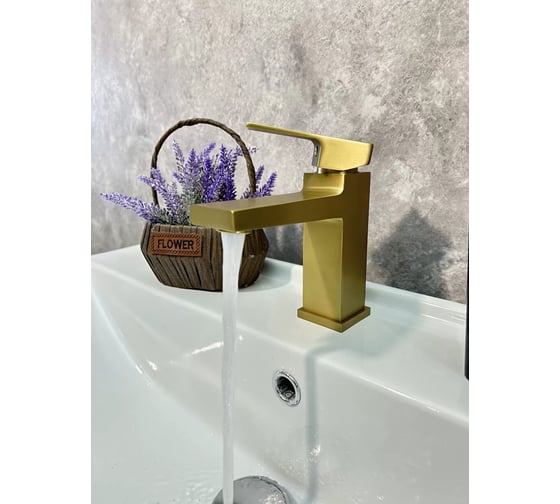 Изображение товара Смеситель для раковины однорычажный ViEiR матовое золото 393511-S