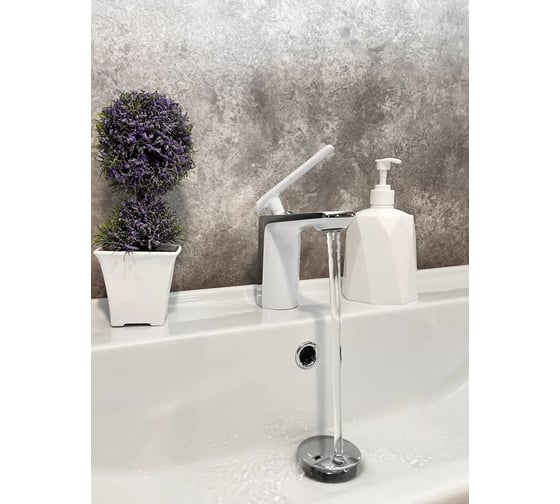 Изображение товара Смеситель для раковины однорычажный ViEiR, белый/хром V332511-F