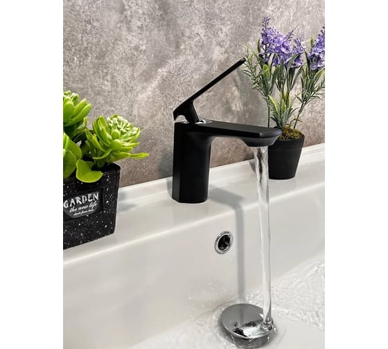 Изображение товара Смеситель для раковины однорычажный ViEiR, черный/хром V332511C