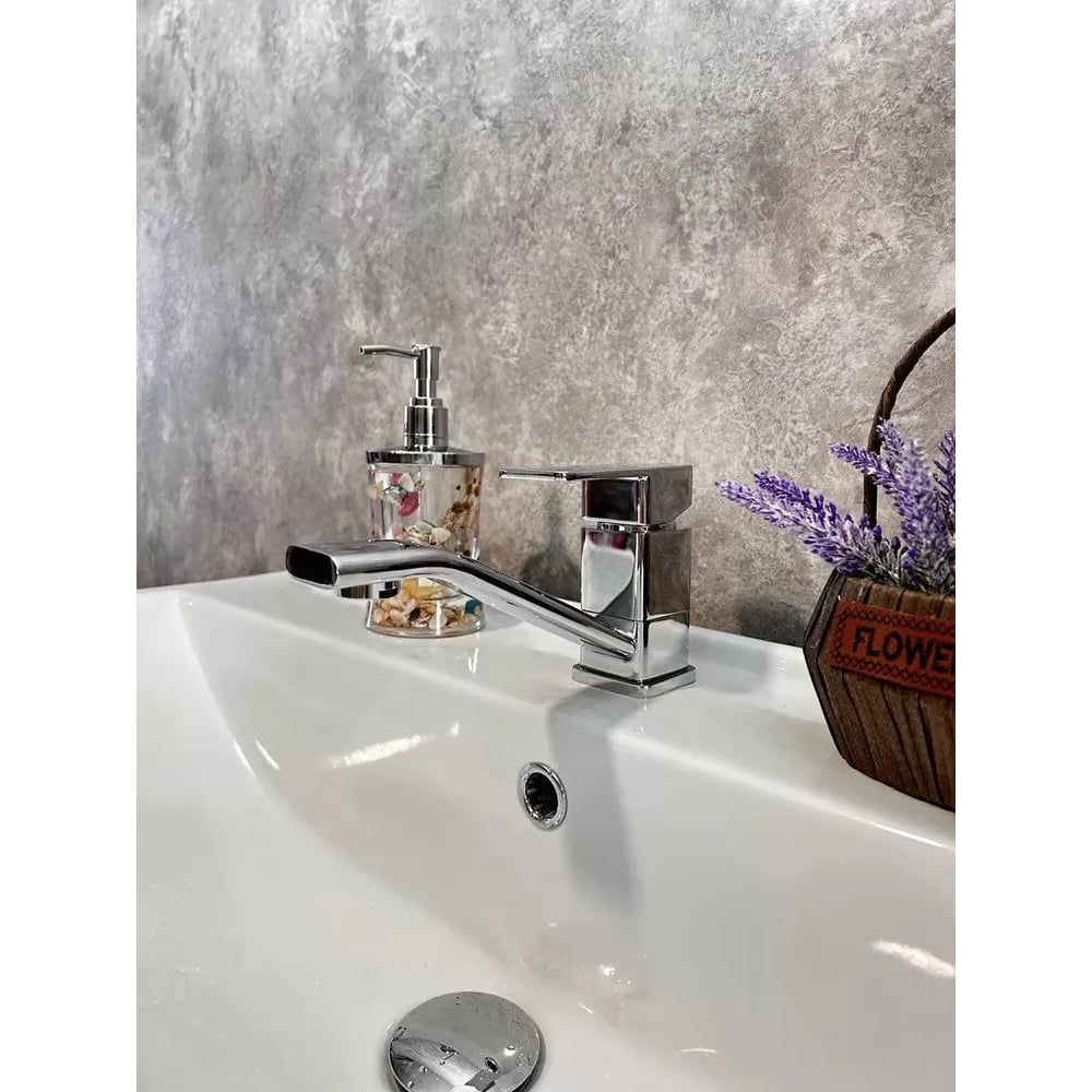 Изображение товара Смеситель для раковины ViEiR однорычажный поворотный хром V113511