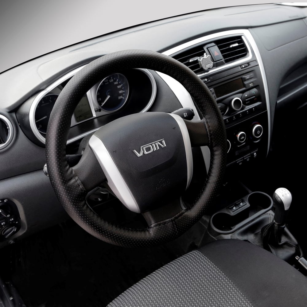 Изображение товара Оплетка на руль VOIN SWIFT из экокожи со шнуровкой, диаметр 38 см, черная