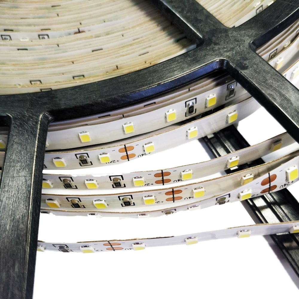 Изображение товара Светодиодная лента Apeyron 24В 8,6Вт/м 30м теплый белый SMD 2835