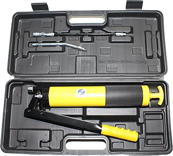 Изображение товара Рычажно-плунжерный шприц CNIC P-2710 600куб.см 18oz с металлической трубкой, шлангом и насадкой, пластиковый кейс 38705