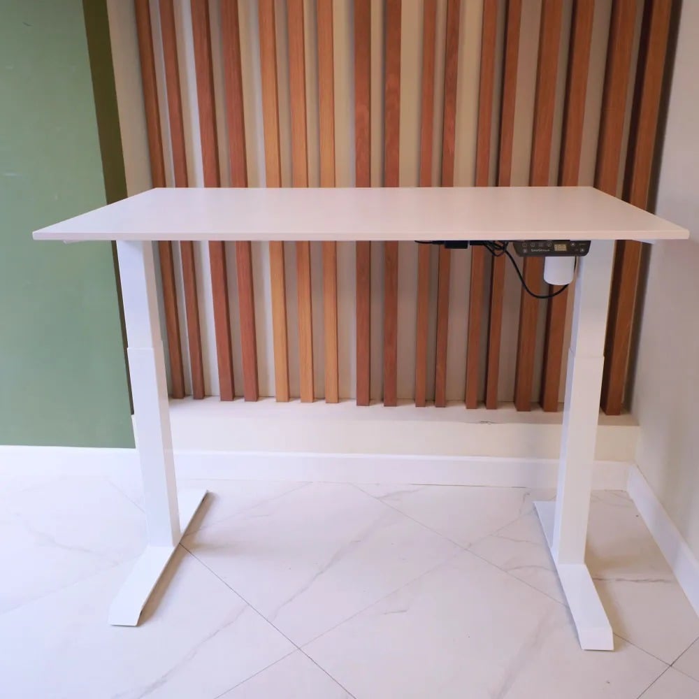 Изображение товара Стол с регулируемой высотой StolStoya МОТОР рама белая и столешница ЛДСП белая 145х80 PE211IWSLB145