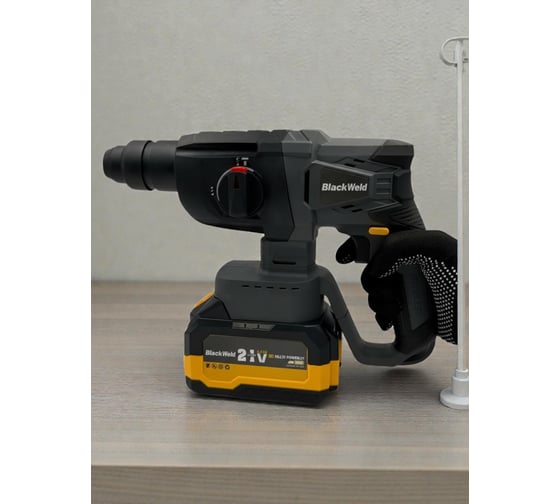 Изображение товара Перфоратор аккумуляторный бесщеточный BlackWeld 21V 4.5Ah 150248