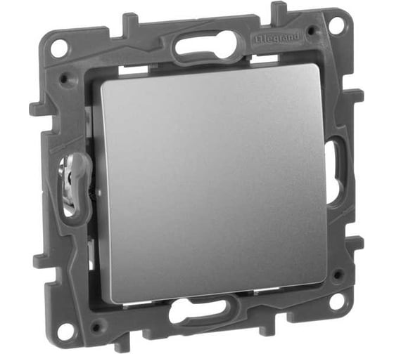 Изображение товара Переключатель IEK ETIKA 1-клавишный, перекрестный сх7 10АХ алюминий 672409