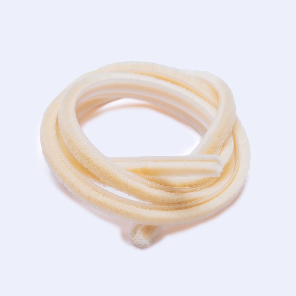 Изображение товара Уплотнитель фетр COMFORT 7х6 щёточный на клей молочный 150 м