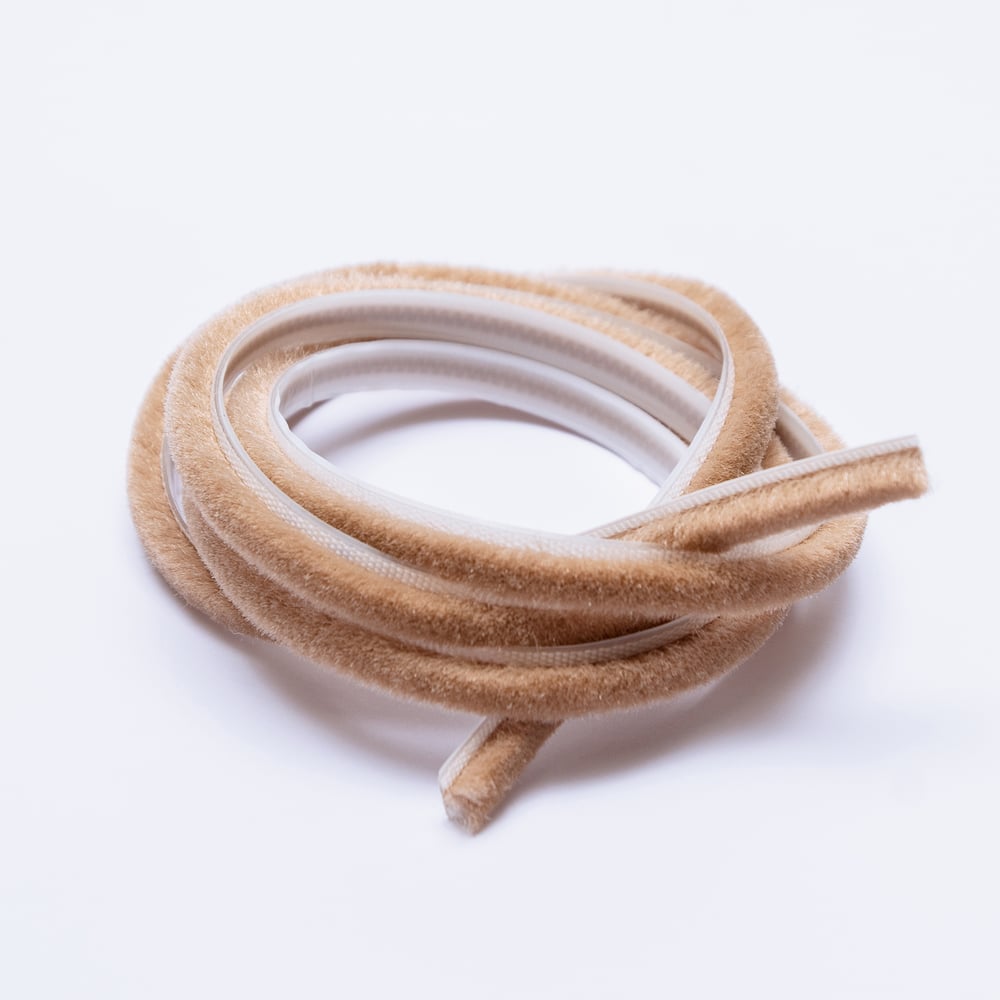 Изображение товара Уплотнитель KOMFORT для москитных систем 7х6 мм 150 м светло-бежевый