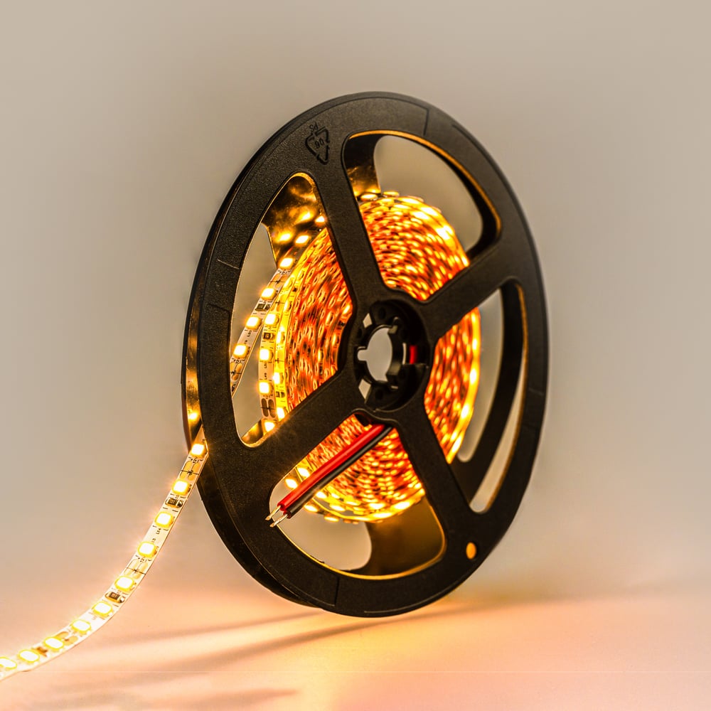 Изображение товара Светодиодная лента Alvar PREMIUM 12В 9.6Вт 5мм, 3000К теплая, IP20, 2835 120 LED AL-P51296WW_5