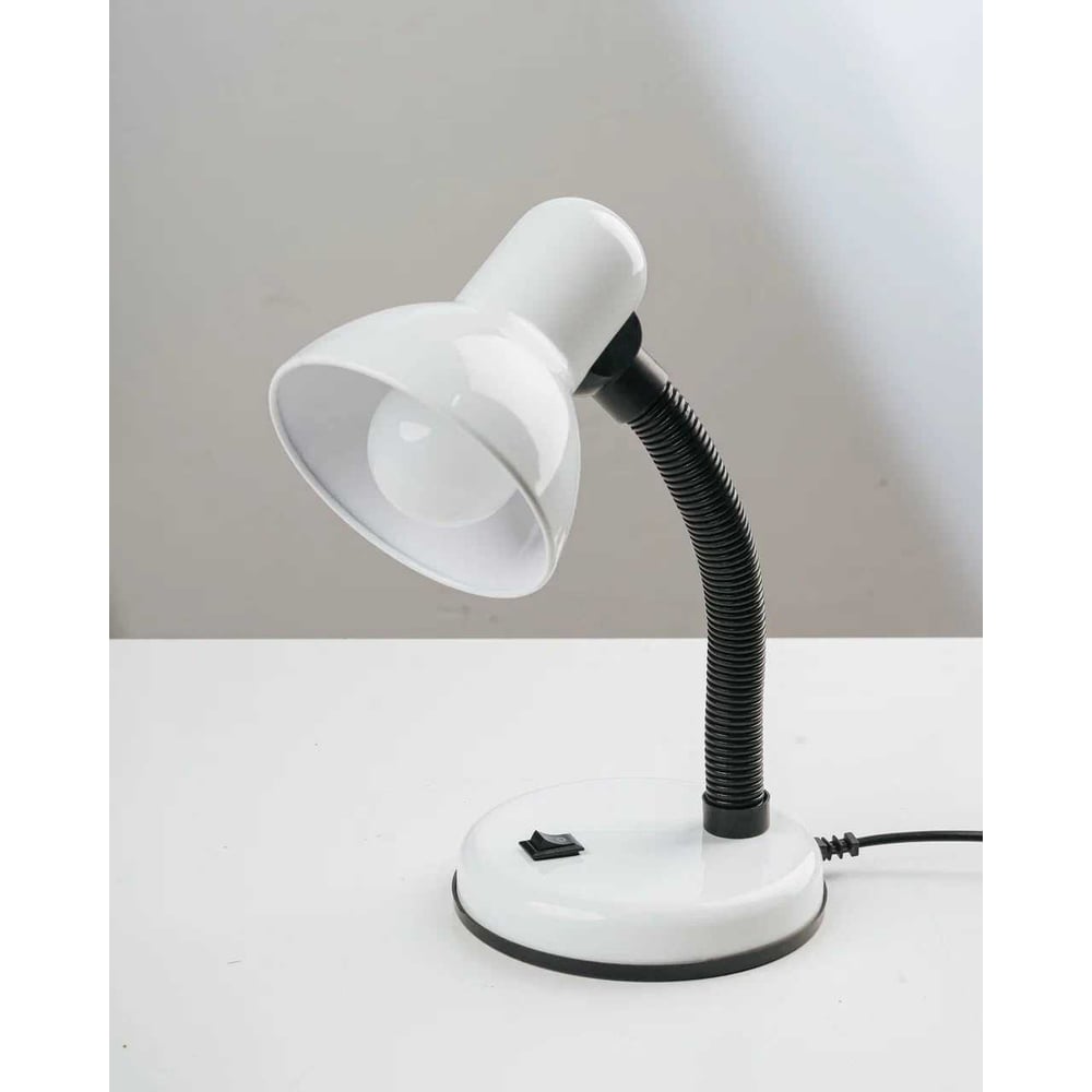 Изображение товара Лампа настольная на основании SVih белая, с цоколем E27, 60Вт HK-203W