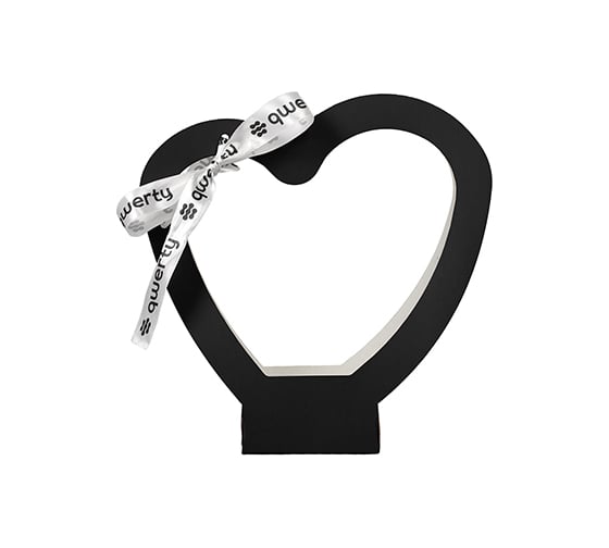 Изображение товара Пакет для цветов QWERTY Сердце, чёрный, с лентой 74095