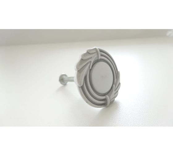 Изображение товара Мебельная ручка-кнопка Левша FB 055 000 серебро прованс 9003 белый матовый У8-0349