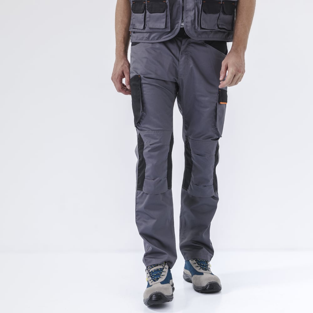 Изображение товара Рабочие брюки Delta Plus MACH2 NEW серый оранжевый размер M защита от загрязнений и механических во