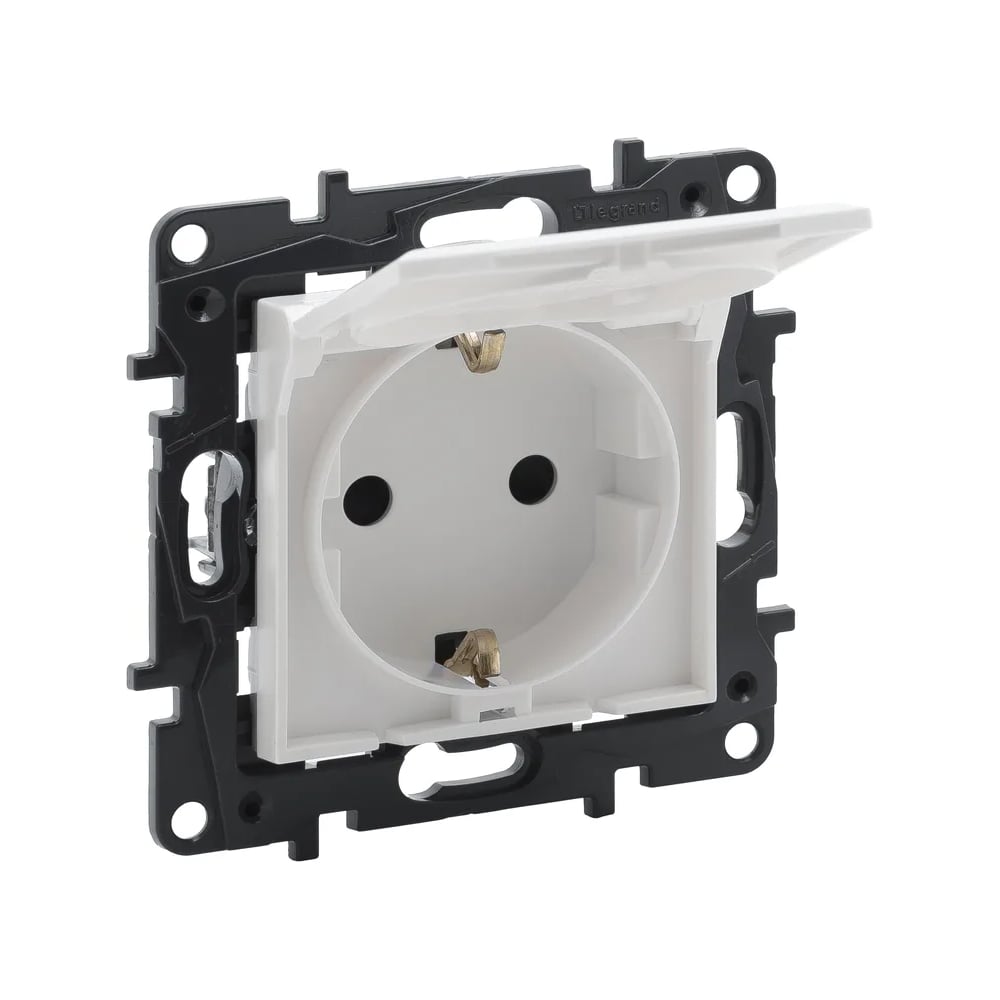 Розетка Legrand STRUCTURA с заземляющим контактом, с защитными шторками, с крышкой, 16А, IP44, белый 764240