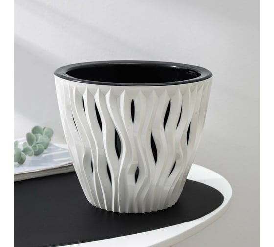 Изображение товара Кашпо со вставкой СИМАЛЕНД Вдохновение 4.5 л, 21.5 см, 18.5 см, белое/черное 4862732