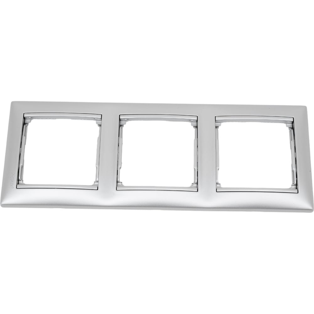 Изображение товара Рамка Legrand Valena 3 поста алюминий серебристая терминопласт