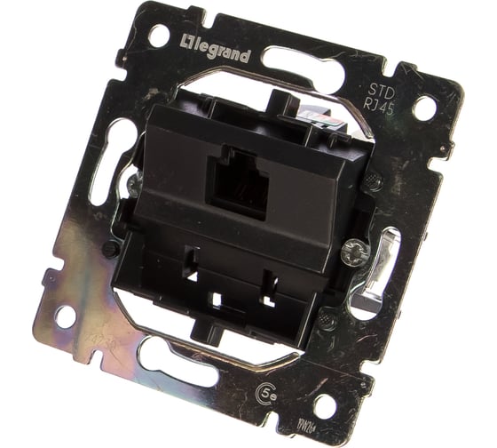 Изображение товара Розетка Legrand компьютерная RJ45 категория 5e UTP Legrand Valena с захватами белый 774230