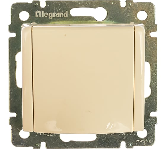 Изображение товара Розетка Legrand с заземлением Legrand Valena со шторками с защитной крышкой 16А 250В винтовые зажимы слоновая кость 695614