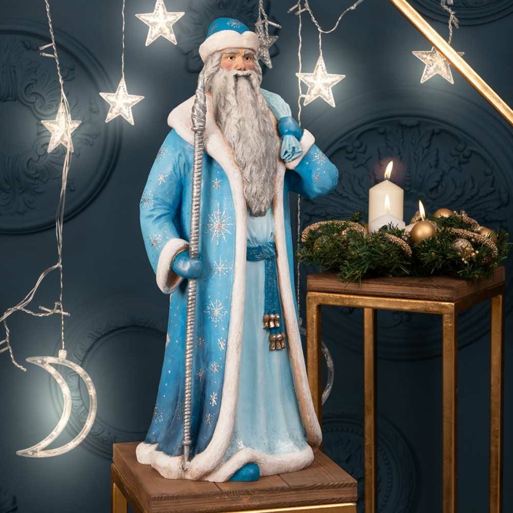 Новогодняя статуэтка BOGACHO дед мороз в вязаном костюме с лыжами и мешком 30 см