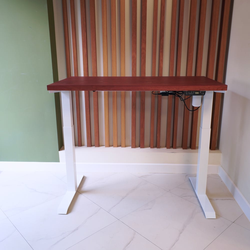 Изображение товара Стол с регулируемой высотой StolStoya МОТОР UP 1600x800 МДФ шпон красное дерево