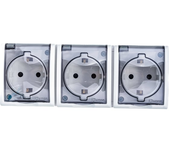 Изображение товара Тройная розетка с заземлением, шторками и крышкой, белая Simon 1594447-030