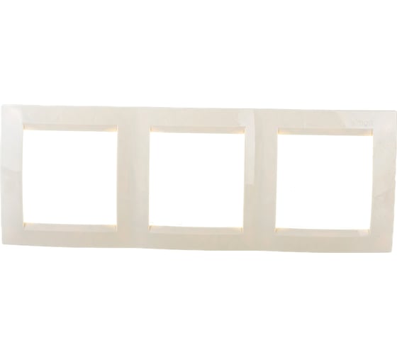 Изображение товара Трехместная рамка, слоновая кость Simon 1500630-031