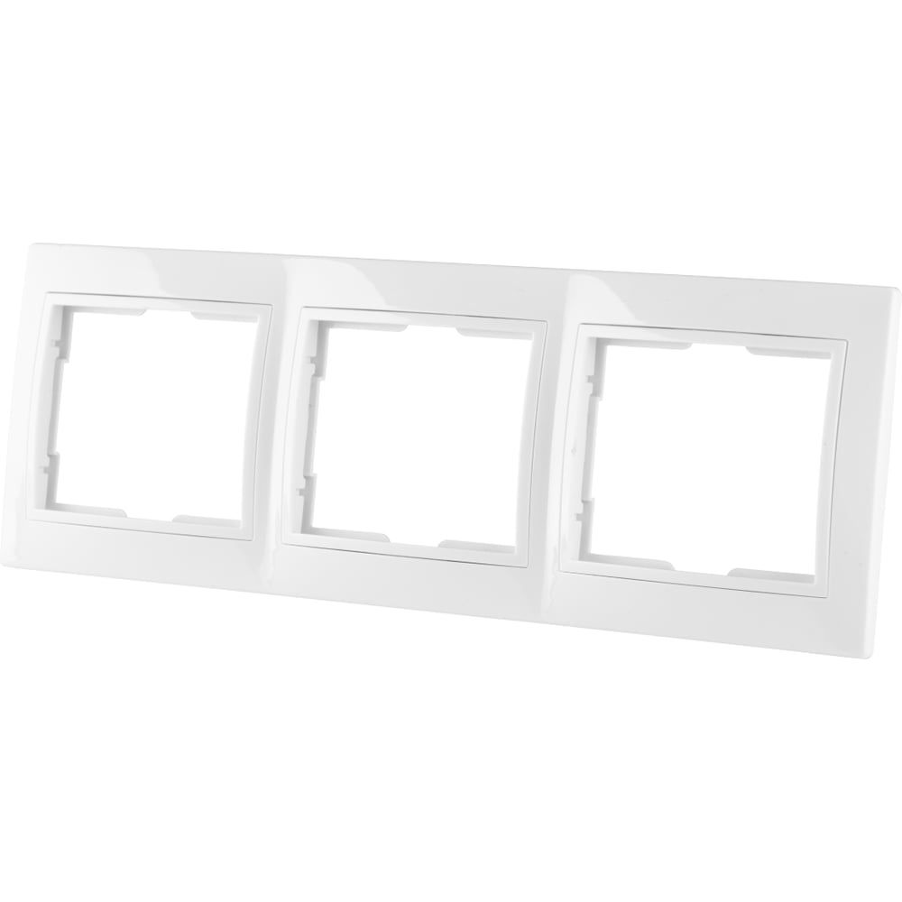Изображение товара Трехпостовая белая рамка Таймыр SQ1814-0028 TDM ELECTRIC для кабель-каналов