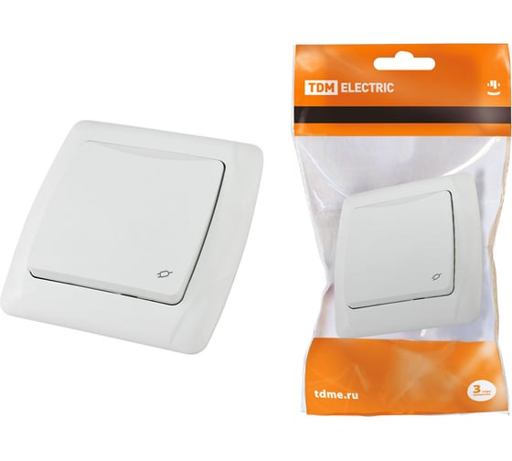 Изображение товара Розетка с крышкой белая с заземлением с защитными шторками 16А 250В IP44 серия "Онега" TDM ELECTRIC SQ1805-0014