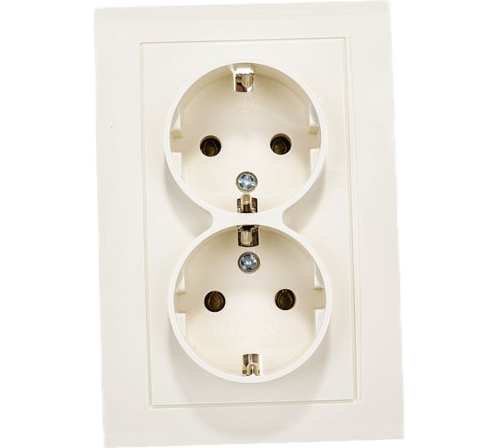Изображение товара Двойная розетка с заземлением, слоновая кость UNIVersal Бриллиант 7948752