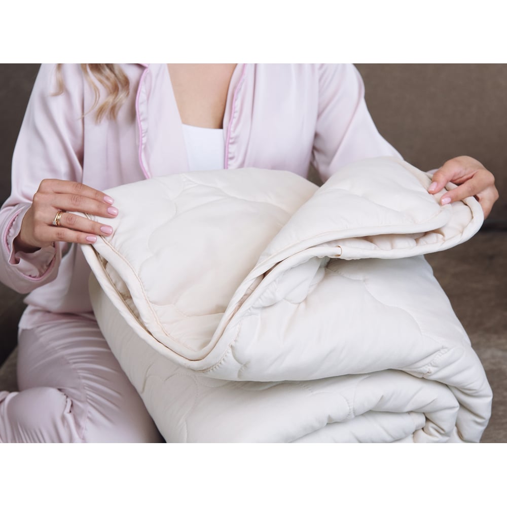 Изображение товара Одеяло ТекСтиль из овечьей шерсти 170х205 см, всесезонное, гипоаллергенное