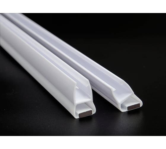 Изображение товара Магнитный уплотнительный профиль SERVICE PLUS прямой угол, для стекла 8 мм 2500 мм, premium PVH04-900WM8