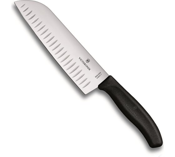 Изображение товара Черный нож Santoku с рифленым лезвием 17 см в картонном блистере Victorinox 6.8523.17B