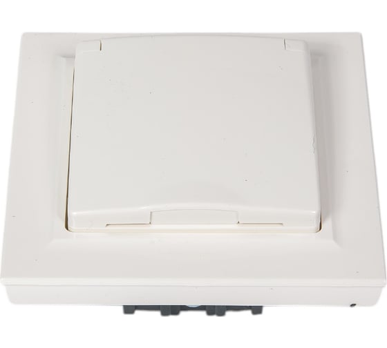 Изображение товара 1-местная розетка IEK Brite с заземлением с защитными шторками и крышкой 16а ip44 в сборе рсбш10-3-44-брб белый BR-R16-16-44-K01-F-PRO