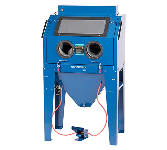 Изображение товара Пескоструйная камера NORDBERG фронтальная, загрузка 350 л NS3