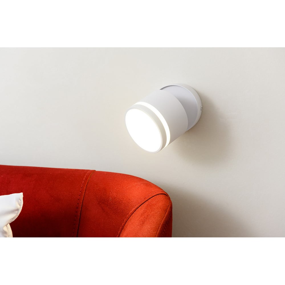 Изображение товара Настенно-потолочный светильник IEK Lighting 4034 с поворотным источником света белый