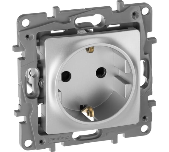 Изображение товара Розетка Legrand с заземлением Legrand Etika со шторками 16А 250В винтовые зажимы алюминий 672422