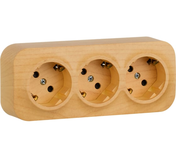 Изображение товара Розеточный блок Legrand тройной с заземлением Legrand Quteo с предварительным подключением со шторками IP20 16А 250В винтовые зажимы накладной монтаж дерево 782288