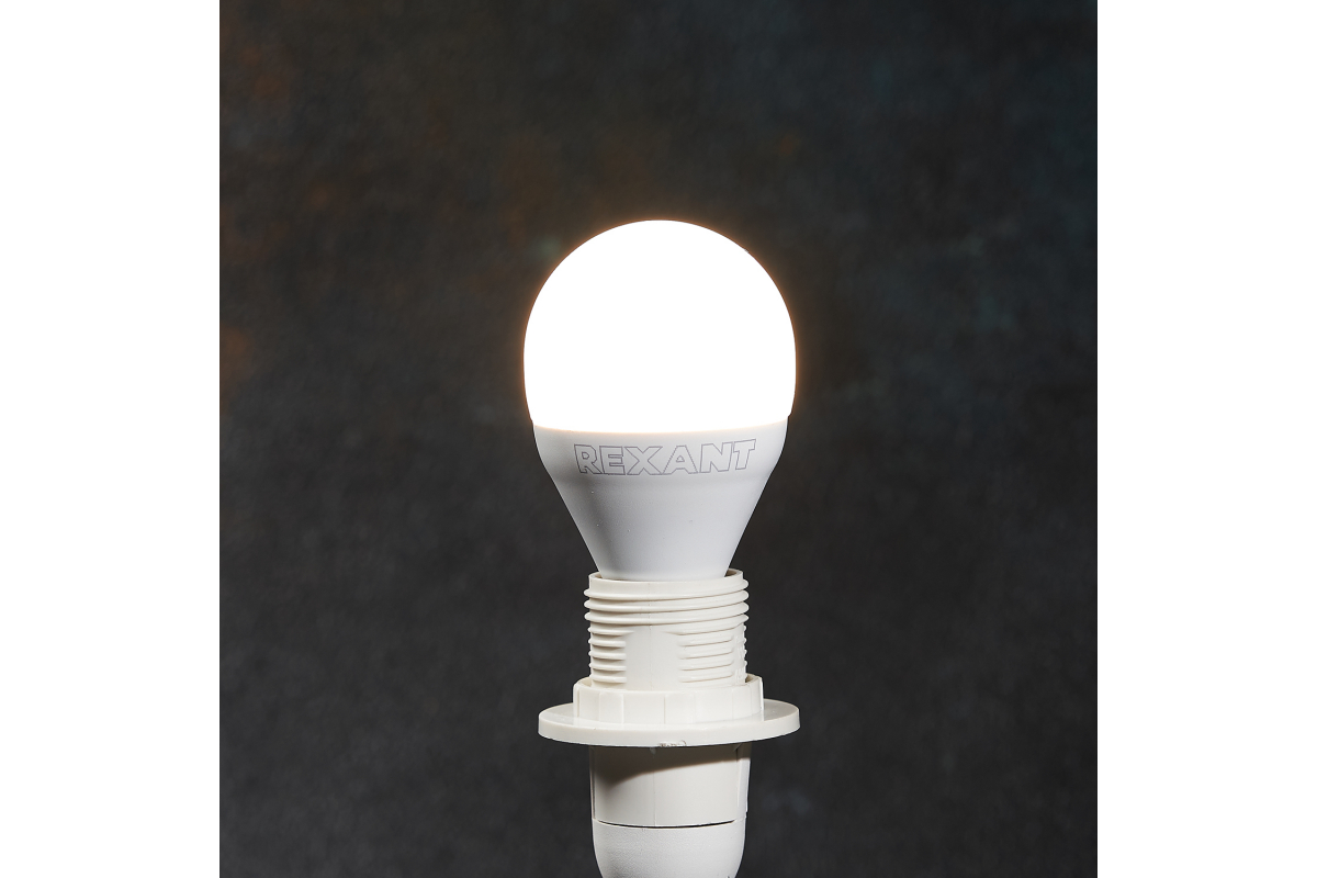 Светодиодная лампа REXANT шарик 95 Вт E14 903 лм 2700 K теплый свет 604-037