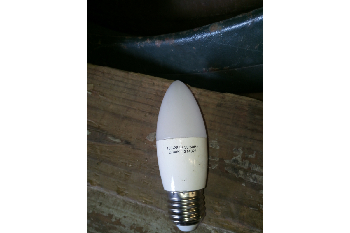 Светодиодная лампа LED E27 6.5W 3000К Gauss Candle 103102107