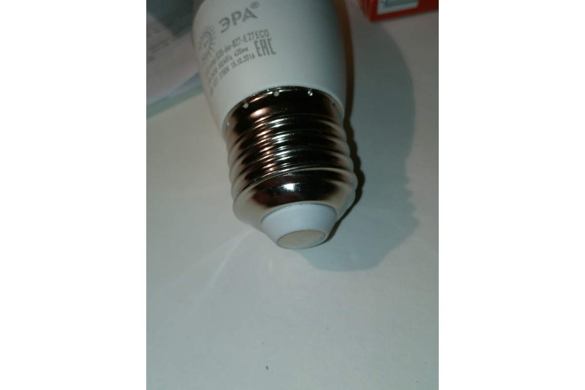 Светодиодная лампа ЭРА ECO LED B35-6W-827-E27 свеча теплый Б0020620