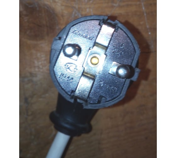 Угловая вилка Lezard 2Р+РЕ 1х16А 220-240V 106-0400-0108/108 - выгодная ...