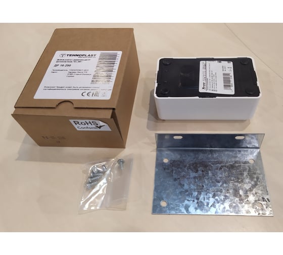 Двойная розетка TEHNOPLAST с держателем для ит, арктическая белая, 16a, 250v 8761
