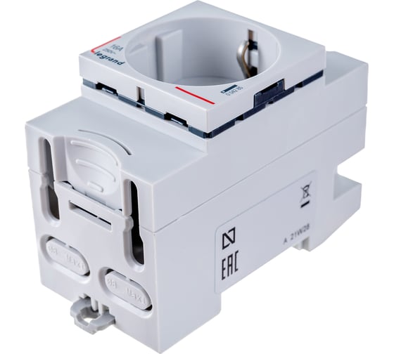 Розетка Legrand 10/16 А 250 В~ 2К+З с защитными шторками немецкий стандарт 004285